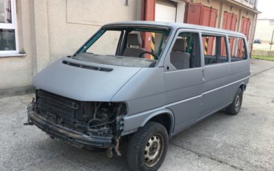 VW Transporter – změna barvy na šedá matná celolak