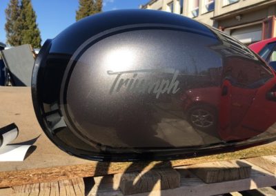 Triumph - lakování nádrže